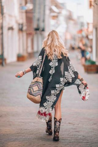 7 τρόποι να φορέσεις το kimono στο καθημερινό σου στιλ 7 τρόποι να φορέσεις το kimono στο καθημερινό σου στιλ