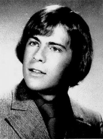 Αναδρομή στο παρελθόν: 10 celebrities… αγνώριστοι πριν γίνουν διάσημοι