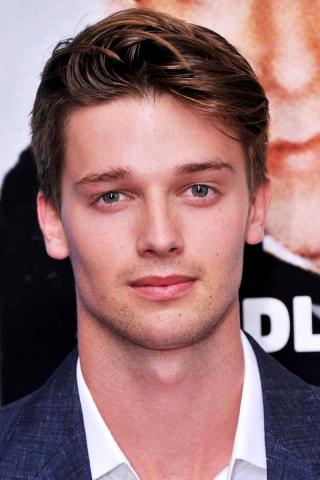 Patrick Schwarzenegger: Ο 24χρονος γιος του Arnold είναι ένα από τα πιο γοητευτικά αγόρια του Hollywood