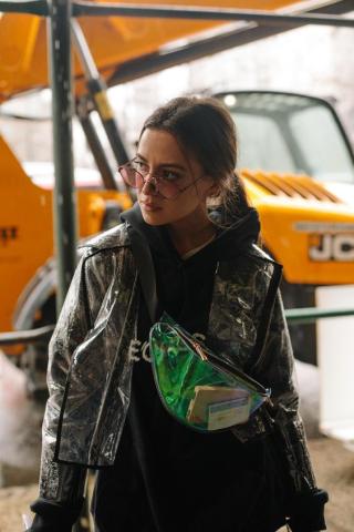 Διάφανη τσάντα: Η νέα εμμονή των IT grils και πώς να την υιοθετήσεις