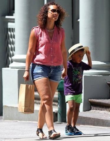 Δικαίωση! 10 + 1 celebrities που δεν κρύβουν την κυτταρίτιδά τους