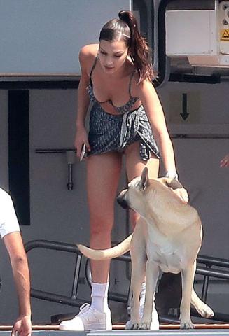 Η Bella Hadid με μπικίνι στο Μονακό για το Grand Prix Η Bella Hadid με μπικίνι στο Μονακό για το Grand Prix