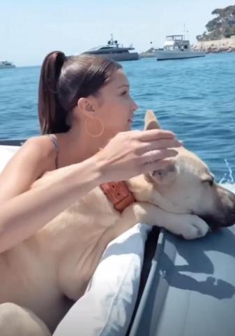 Η Bella Hadid με μπικίνι στο Μονακό για το Grand Prix Η Bella Hadid με μπικίνι στο Μονακό για το Grand Prix