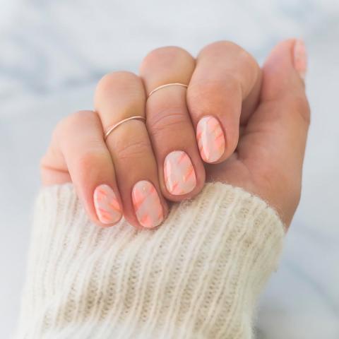 Πώς θα δώσεις ένα twist στο nude μανικιούρ σου