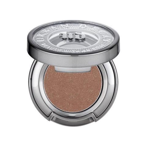 Η σκιά ματιών που δεν θα αποχωριστείς όλο το καλοκαίρι