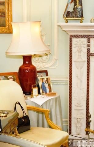 Η βασίλισσα Ελισάβετ έβαλε σε κοινή θέα μια αδημοσίευτη φωτογραφία του Harry & της Meghan