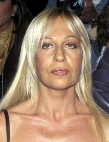 Donatella Versace: Θυμάσαι την όμορφη όψη της πριν τις πλαστικές; Donatella Versace: Θυμάσαι την όμορφη όψη της πριν τις πλαστικές;