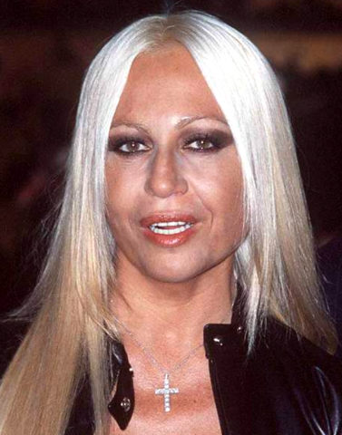 Donatella Versace: Θυμάσαι την όμορφη όψη της πριν τις πλαστικές; Donatella Versace: Θυμάσαι την όμορφη όψη της πριν τις πλαστικές;