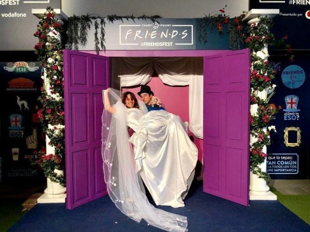 #FriendsFest: Χαμός για το αντίγραφο του διαμερίσματος της Μόνικα από τα Φιλαράκια #FriendsFest: Χαμός για το αντίγραφο του διαμερίσματος της Μόνικα από τα Φιλαράκια