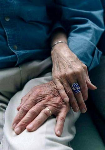 Μια γλύκα! 15 φωτογραφίες που αποδεικνύουν ότι ο έρωτας δεν έχει ηλικία