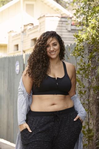 Η εντυπωσιακή ομοιότητα ενός plus size μοντέλου με τη Meghan Markle 