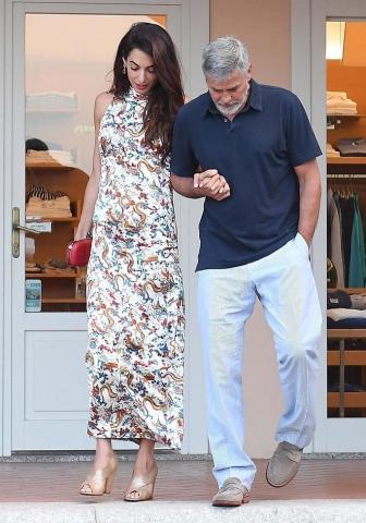 Έγκυος ξανά η Amal Clooney; Δείτε μόνοι σας τις φωτογραφίες