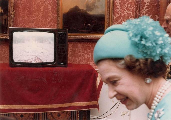 Στα άδυτα του Παλατιού: Οι αδημοσίευτες φωτογραφίες από τον γάμο Πρίγκιπα Charles - Diana