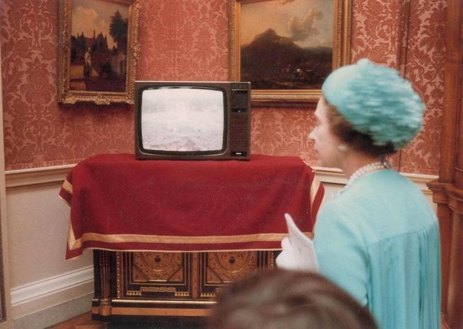 Στα άδυτα του Παλατιού: Οι αδημοσίευτες φωτογραφίες από τον γάμο Πρίγκιπα Charles - Diana