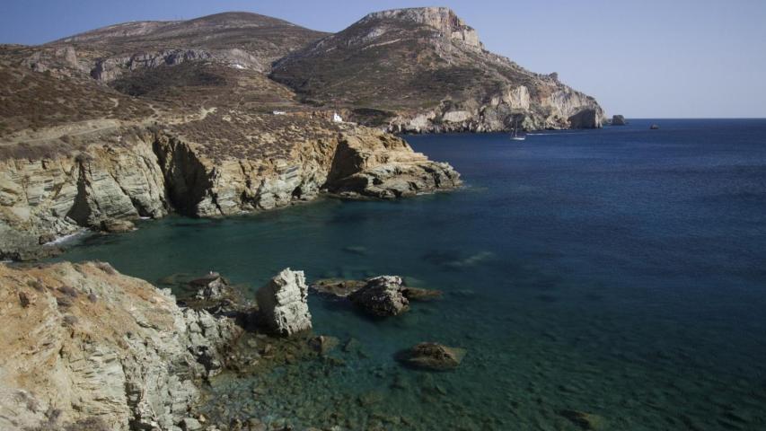 Η Φολέγανδρος με τον low profile χαρακτήρα και την ακατέργαστη ομορφιά