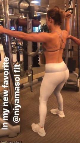 Jennifer Lopez: Μας δείχνει το πραγματικό της κορμί και τις juicy καμπύλες της