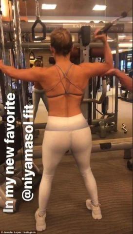 Jennifer Lopez: Μας δείχνει το πραγματικό της κορμί και τις juicy καμπύλες της