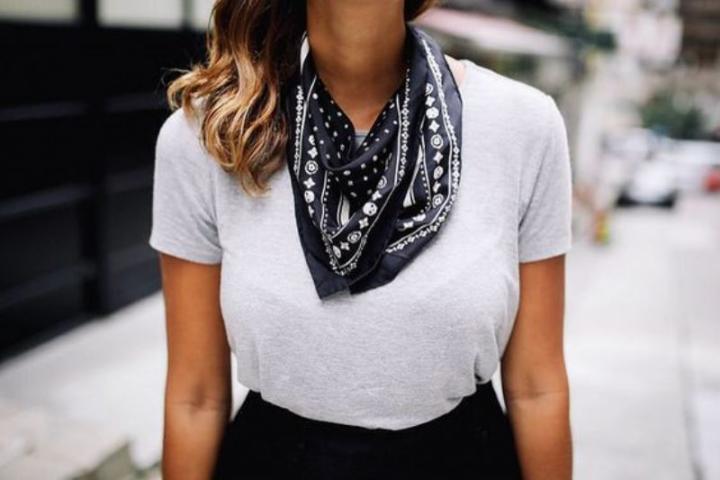 Πώς να φορέσεις το μαντήλι στο καλοκαιρινό street style