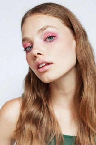 Bright eyes: H pop καλοκαιρινή τάση στο μακιγιάζ 