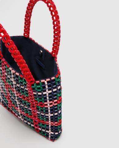Βeaded bags: Οι παιδικές τσάντες που έχουν ξετρελάνει τους άλλους, όχι εμάς