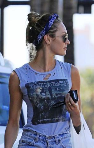 Bandana is back: Πώς να δέσεις μία μπαντάνα στα μαλλιά σου με 8 διαφορετικούς τρόπους