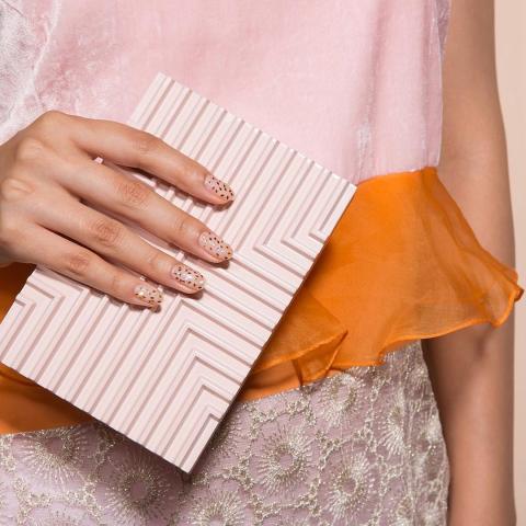 Color inspo: 8 ξεχωριστά βερνίκια νυχιών που αξίζει να δοκιμάσεις