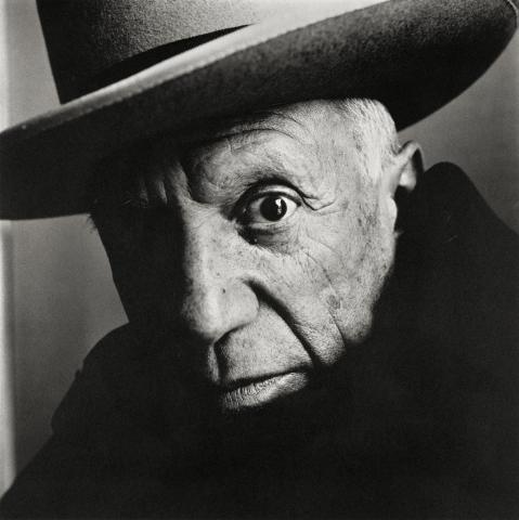 Irving Penn: Η αναδρομική έκθεση του μεγάλου φωτογράφου της Vogue στο MET