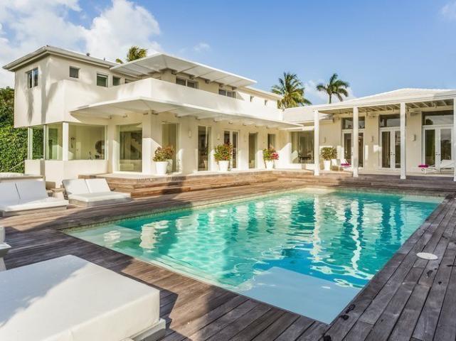 Ένα σπίτι - όνειρο! Η έπαυλη της Shakira στην παραλία του Μαϊάμι αξίζει και τα 11,5 εκατομμύριά της Ένα σπίτι - όνειρο! Η έπαυλη της Shakira στην παραλία του Μαϊάμι αξίζει και τα 11,5 εκατομμύριά της