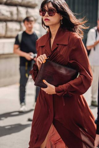 Αυτά είναι τα basics από την καλοκαιρινή γκαρνταρόμπα μίας στιλάτης Γαλλίδας Αυτά είναι τα basics από την καλοκαιρινή γκαρνταρόμπα μίας στιλάτης Γαλλίδας