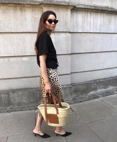 Η φούστα που έχει κατακτήσει το Instagram και θα θες στην ντουλάπα σου