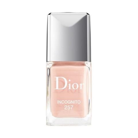 6 pastel βερνίκια για το μανικιούρ του καλοκαιριού