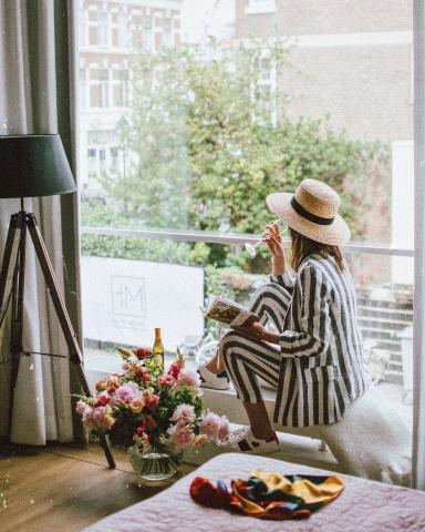 Η fashion blogger που θα σου φτιάξει τη διάθεση και το στιλ σου