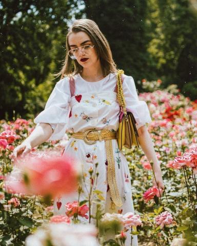 Η fashion blogger που θα σου φτιάξει τη διάθεση και το στιλ σου