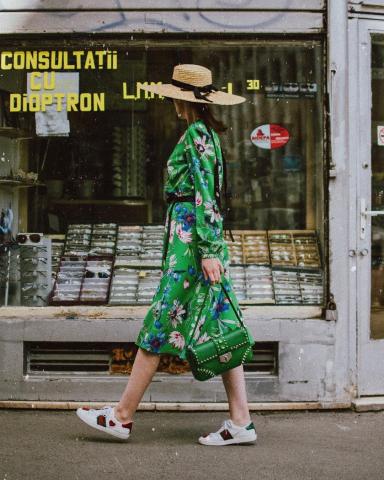 Η fashion blogger που θα σου φτιάξει τη διάθεση και το στιλ σου