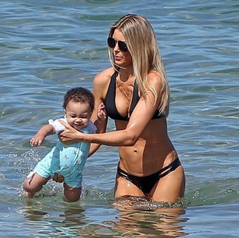 Η απίστευτη σιλουέτα της συζύγου του Eddie Murphy λίγο μετά τη γέννα