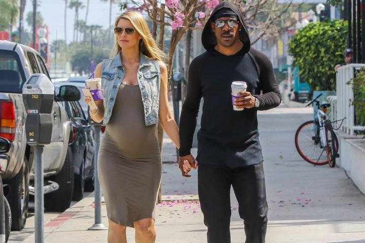Η απίστευτη σιλουέτα της συζύγου του Eddie Murphy λίγο μετά τη γέννα