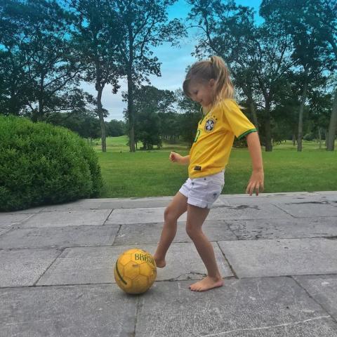 Τα παιδιά των σταρ σε ρυθμούς… Μουντιάλ! Οι απίθανες φωτογραφίες τους