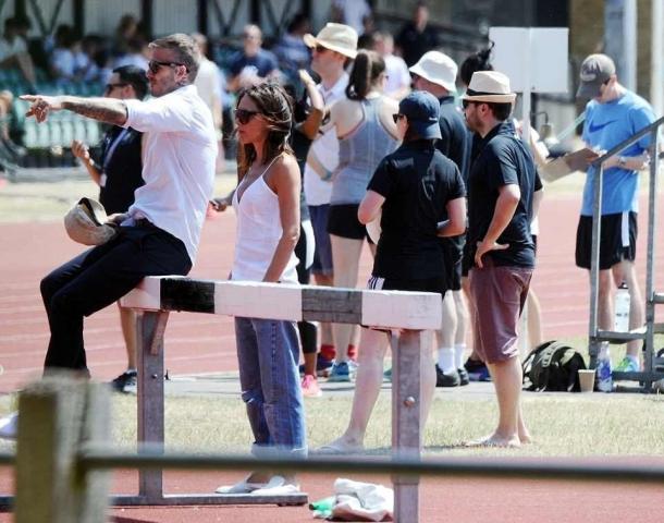 Beckhams: Και κάπως έτσι επέλεξαν να διαψεύσουν τις φήμες χωρισμού, με δημόσιους χαριεντισμούς  
