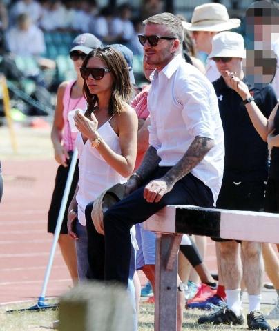 Beckhams: Και κάπως έτσι επέλεξαν να διαψεύσουν τις φήμες χωρισμού, με δημόσιους χαριεντισμούς  