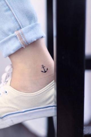 Tiny tattoos: Οι πιο πρωτότυπες ιδέες για διακριτικά τατουάζ Tiny tattoos: Οι πιο πρωτότυπες ιδέες για διακριτικά τατουάζ