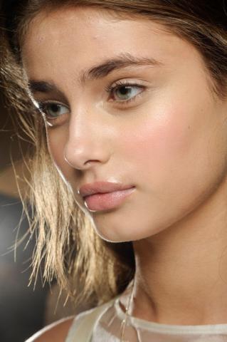 Natural eye makeup: Ιδέες για να υιοθετήσεις το πιο φυσικό μακιγιάζ του καλοκαιριού