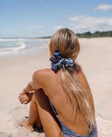 Από το street style στην παραλία: Αυτά τα ponytails θα σε πάνε παντού