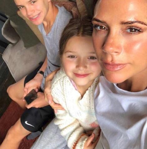 Harper Beckham: Έγινε 7 χρονών και οι γονείς της χάρηκαν περισσότερο από εκείνη Harper Beckham: Έγινε 7 χρονών και οι γονείς της χάρηκαν περισσότερο από εκείνη