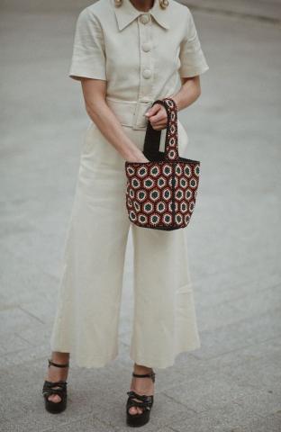 Οι crochet bags έχουν τη boho-vintage τάση που θα λατρέψεις φέτος