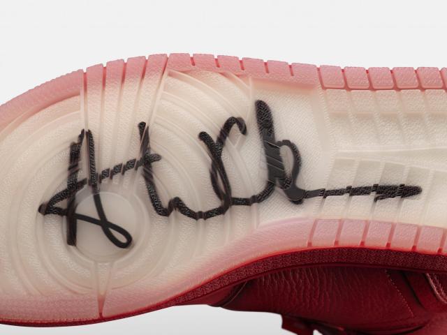 Η Anna Wintour και η Air Jordan δημιουργούν τα sneakers που σίγουρα θέλεις Η Anna Wintour και η Air Jordan δημιουργούν τα sneakers που σίγουρα θέλεις