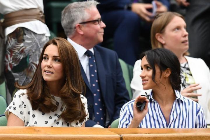 Kate και Meghan βγήκαν για πρώτη φορά μόνες τους (pics)