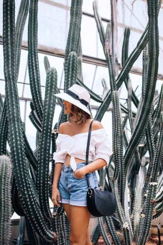 Το passepartout outfit των διακοπών που θα φοράς από το πρωί ως το βράδυ