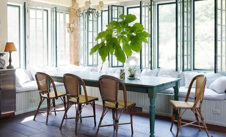 Bistro chairs: Οι retro καρέκλες που θα κάνουν την τραπεζαρία σου στέκι Bistro chairs: Οι retro καρέκλες που θα κάνουν την τραπεζαρία σου στέκι
