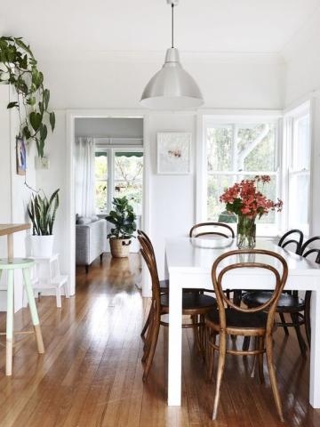 Bistro chairs: Οι retro καρέκλες που θα κάνουν την τραπεζαρία σου στέκι Bistro chairs: Οι retro καρέκλες που θα κάνουν την τραπεζαρία σου στέκι