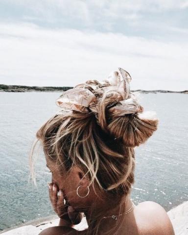 5 ιδέες για να έχεις cool hairstyle στην παραλία